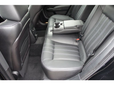 2012 Chrysler 300  S V8