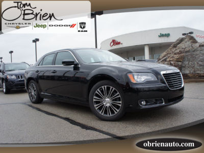 2012 Chrysler 300  S V8