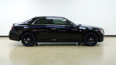 2012 Chrysler 300  S V8