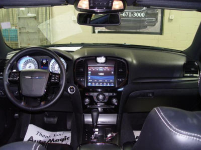 2012 Chrysler 300  S V8