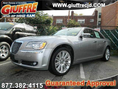 2011 Chrysler 300C  Base