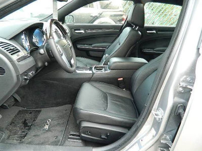 2011 Chrysler 300C  Base