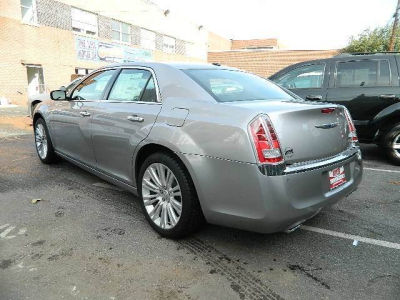 2011 Chrysler 300C  Base