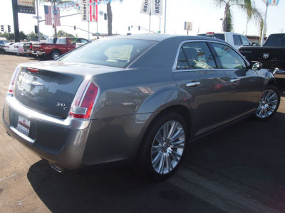 2012 Chrysler 300C  Luxury Series