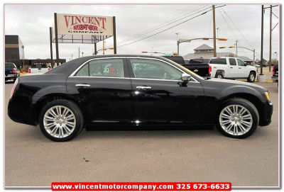 2013 Chrysler 300C  Base