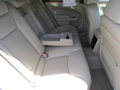 2013 Chrysler 300C  Base