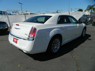 2013 Chrysler 300C  Base