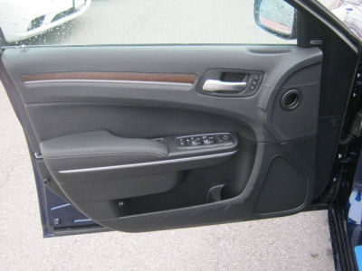 2013 Chrysler 300C  Varvatos Collection