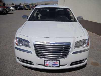 2012 Chrysler 300C  Luxury Series