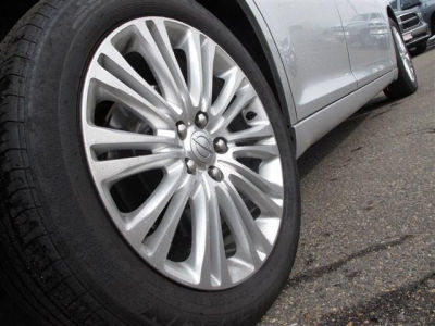 2012 Chrysler 300C  Base