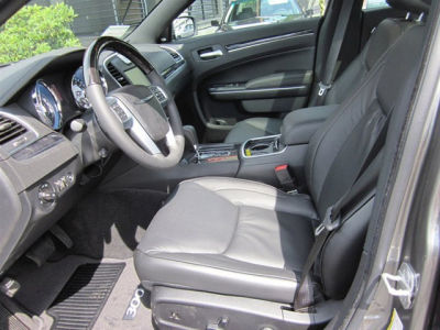 2011 Chrysler 300C  Base