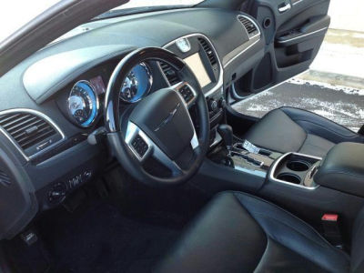 2011 Chrysler 300C  Base