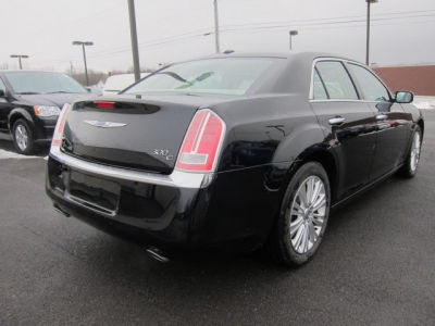 2012 Chrysler 300C  Base