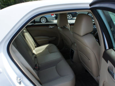 2013 Chrysler 300C  Base