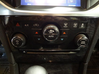 2012 Chrysler 300C  Base