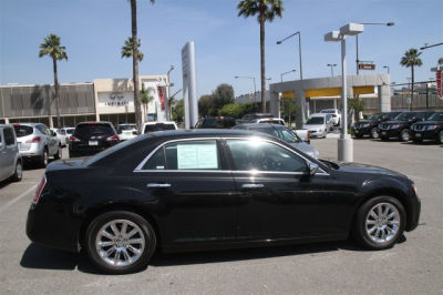 2013 Chrysler 300C  Base