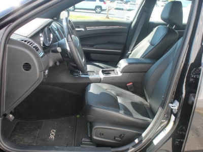 2013 Chrysler 300C  Base