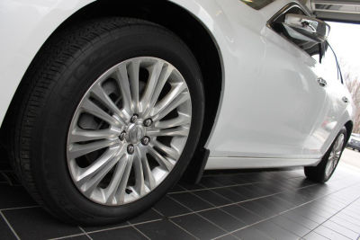 2012 Chrysler 300C  Base