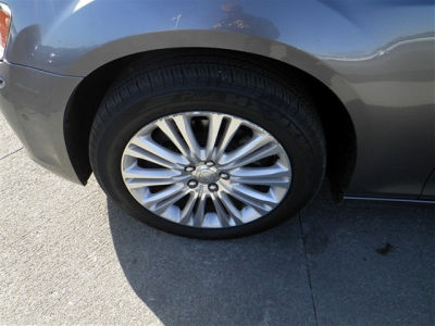 2011 Chrysler 300C  Base