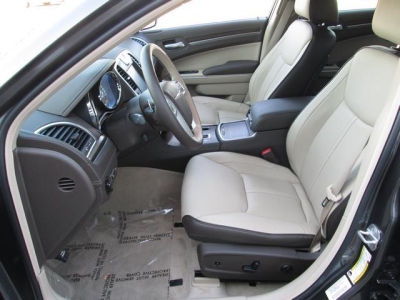 2013 Chrysler 300C  Luxury Series