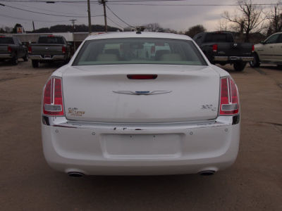 2012 Chrysler 300C  Base