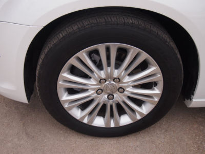 2012 Chrysler 300C  Base