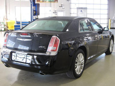 2013 Chrysler 300C  Base