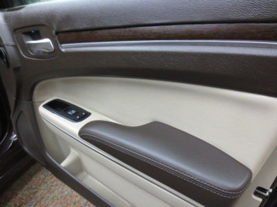 2012 Chrysler 300C  Luxury Series
