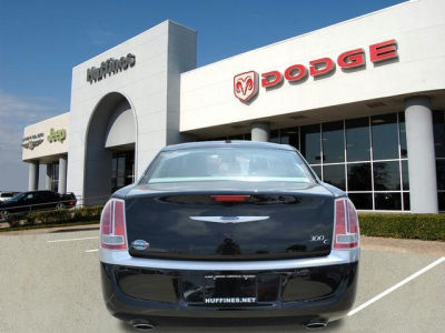 2012 Chrysler 300C  Luxury Series
