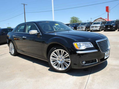 2012 Chrysler 300C  Luxury Series