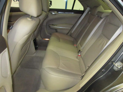 2011 Chrysler 300C  Base