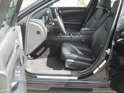 2012 Chrysler 300C  Base