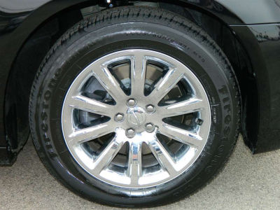 2012 Chrysler 300C  Base