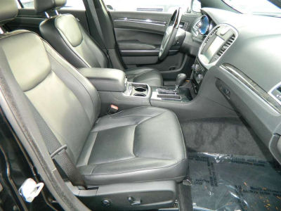 2012 Chrysler 300C  Base