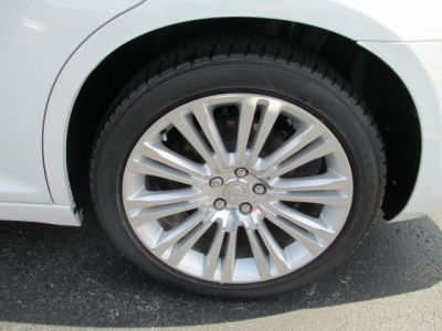 2011 Chrysler 300C  Base