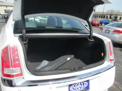 2011 Chrysler 300C  Base