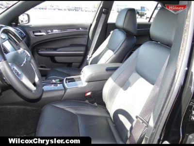 2013 Chrysler 300C  Base