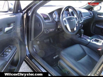 2013 Chrysler 300C  Base