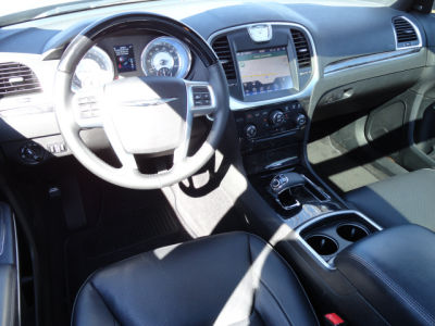 2013 Chrysler 300C  Base
