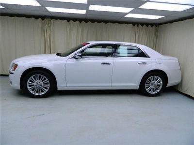 2011 Chrysler 300C  Base