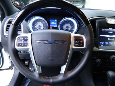 2011 Chrysler 300C  Base