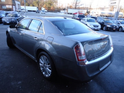 2011 Chrysler 300C  Base