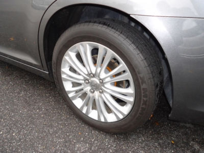 2011 Chrysler 300C  Base