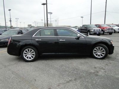2013 Chrysler 300C  Base