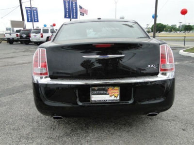 2013 Chrysler 300C  Base