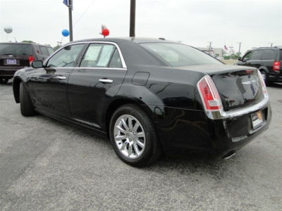 2013 Chrysler 300C  Base