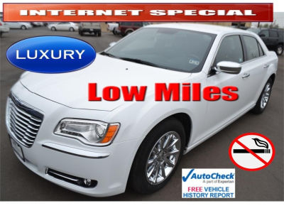 2013 Chrysler 300C  Base