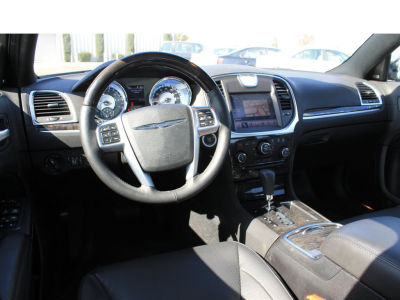 2011 Chrysler 300C  Base
