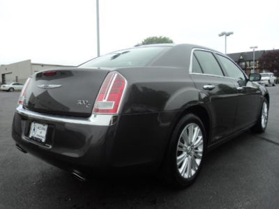 2013 Chrysler 300C  Base