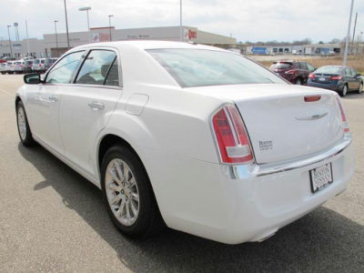2012 Chrysler 300C  Base
